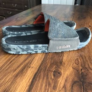 Men’s Hey Dude sandals size 12
